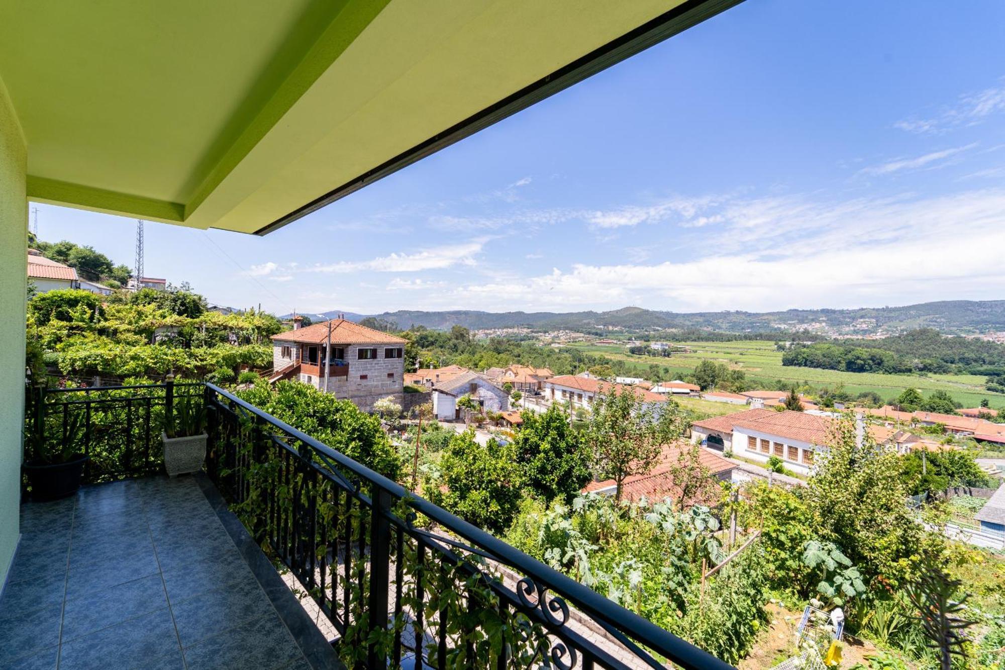 Gondomar Guimaraes - Moradia V3 Com Piscina Natural By House And People Экстерьер фото